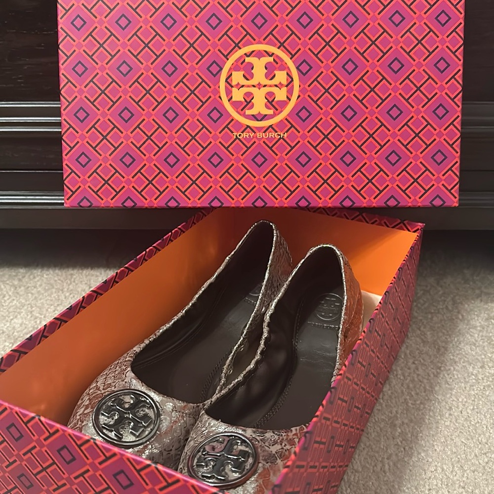 NWOT Women’s Size 9.5 Tory Burch Pewter Heidi Ballet Flat